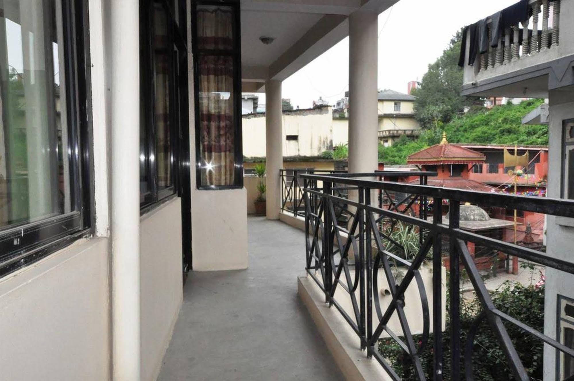 Metro Eco Hotel Catmandu Exterior foto